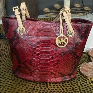 Michael Kors Selma Cinnabar Large TZ Purse-Leather python print…Burgundy/Black